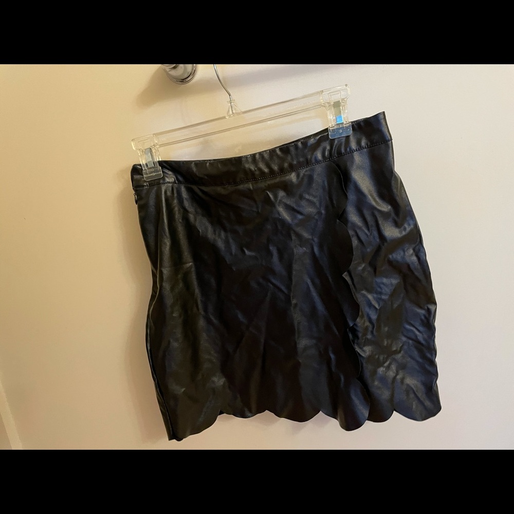 SHEIN medium black leather skirt